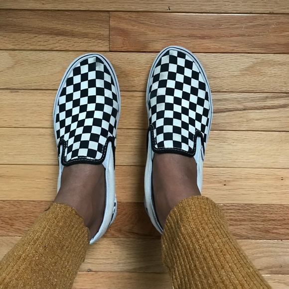 outfits with black and white checkered vans